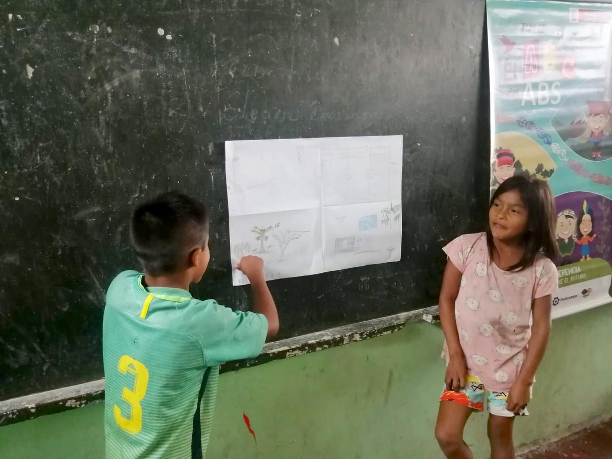 A través del taller “El ABC del ABS” los niños y niñas Awajún revaloran los conocimientos tradicionales de sus comunidades, relacionados a la conservación de la biodiversidad.